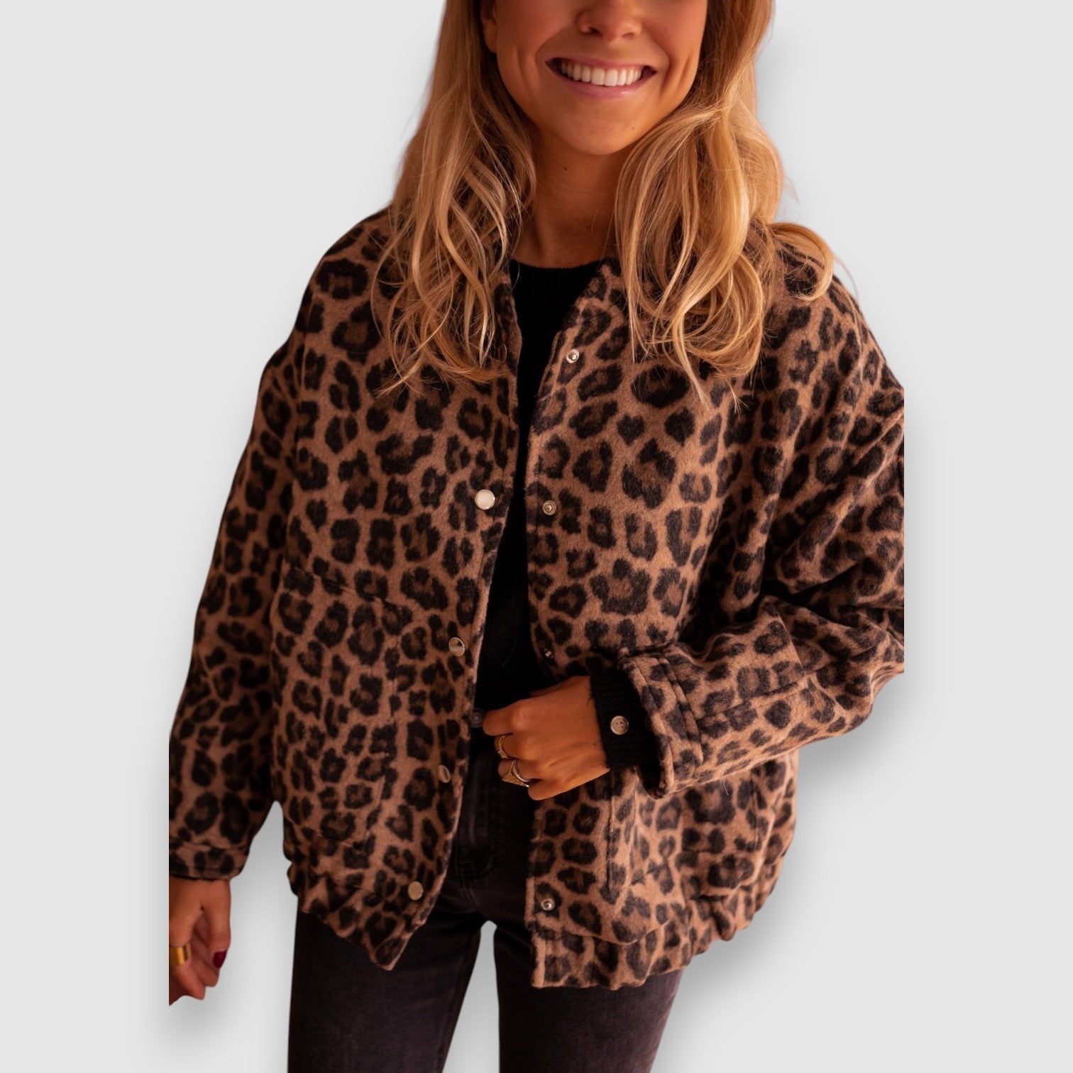 Aureta | Modes jaka - Élégance et style pour toutes les occasions