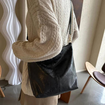 Elenas Vintage Šarms | Eleganta vintage ādas pleca soma