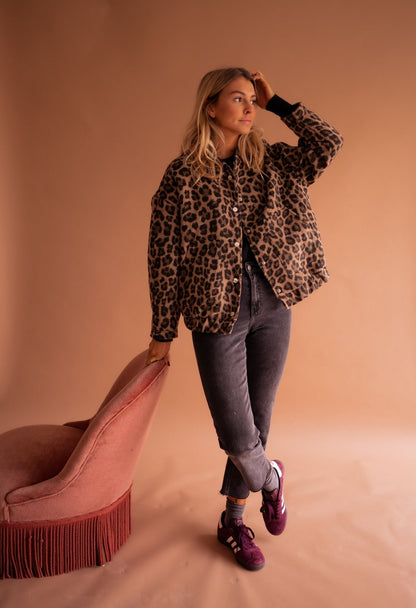 Aureta | Modes jaka - Élégance et style pour toutes les occasions