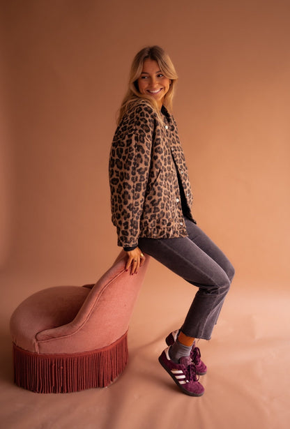 Aureta | Modes jaka - Élégance et style pour toutes les occasions